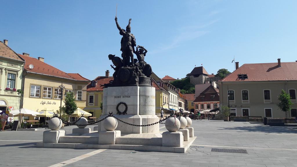 Orchidea Apartman Eger Bagian luar foto